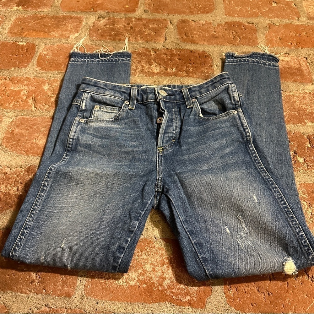 AMO size 25 Babe wash Divebar Destroy frayed hem straight distressed blue jeans